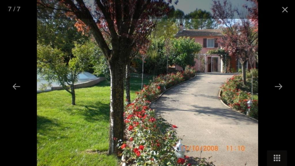 Chambres D'Hotes Marylou Valensole Exterior foto